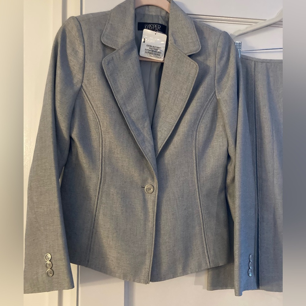 Kasper Tailored Fit One Button Jacket (size 8) and Skirt (size 10) Suit